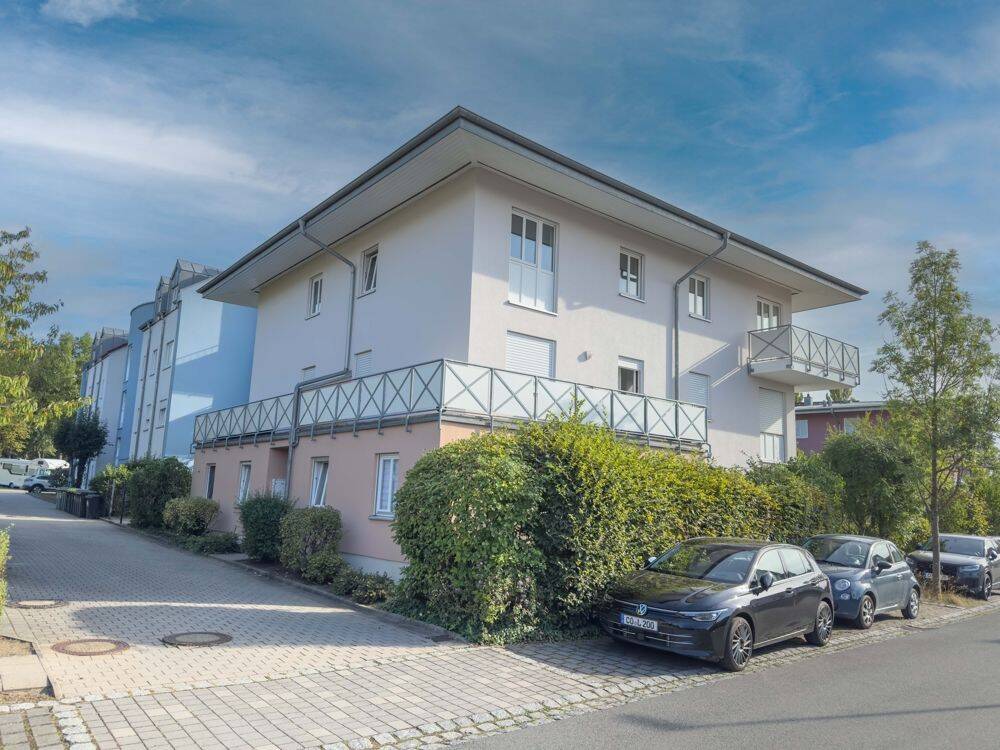 Modernes 1-Zimmer-Appartement mit Terrasse und Stellplatz in Dörfles-Esbach, 96487 Dörfles-Esbach