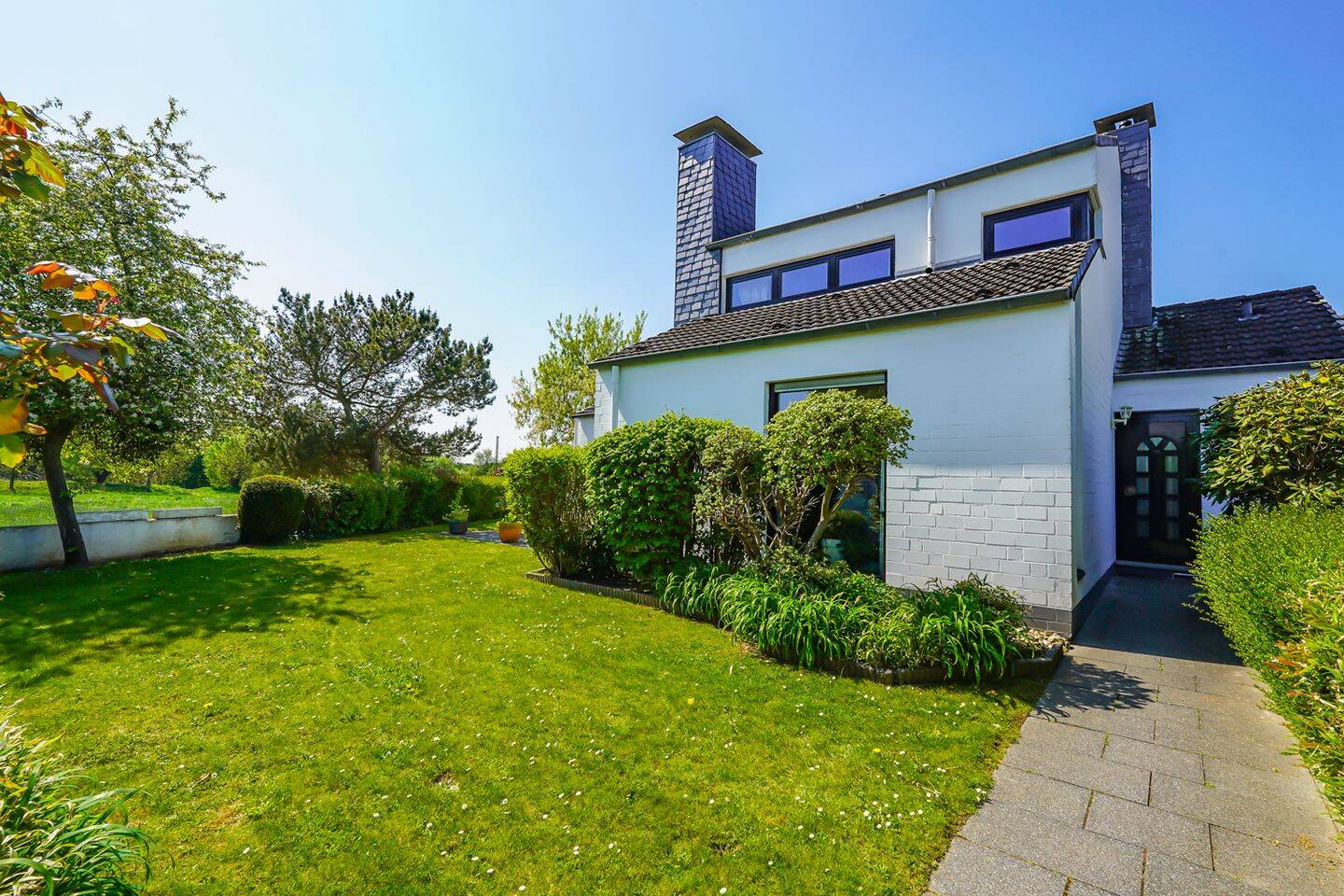 Traumlage Angermund: Großzügiges 4-5-Zimmer-Haus am Landschaftsschutzgebiet Angeraue, 40489 Düsseldorf (Angermund Kaiserswerth Kalkum Lohausen Wittlaer)