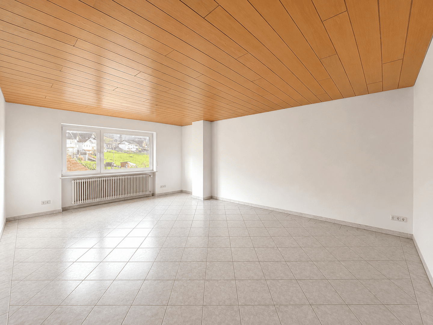 4-Zi-Wohnung mit PV-Anlage & 2 Stellplätzen in Sasbach mit Blick in Rheinebene, 77880 Sasbach