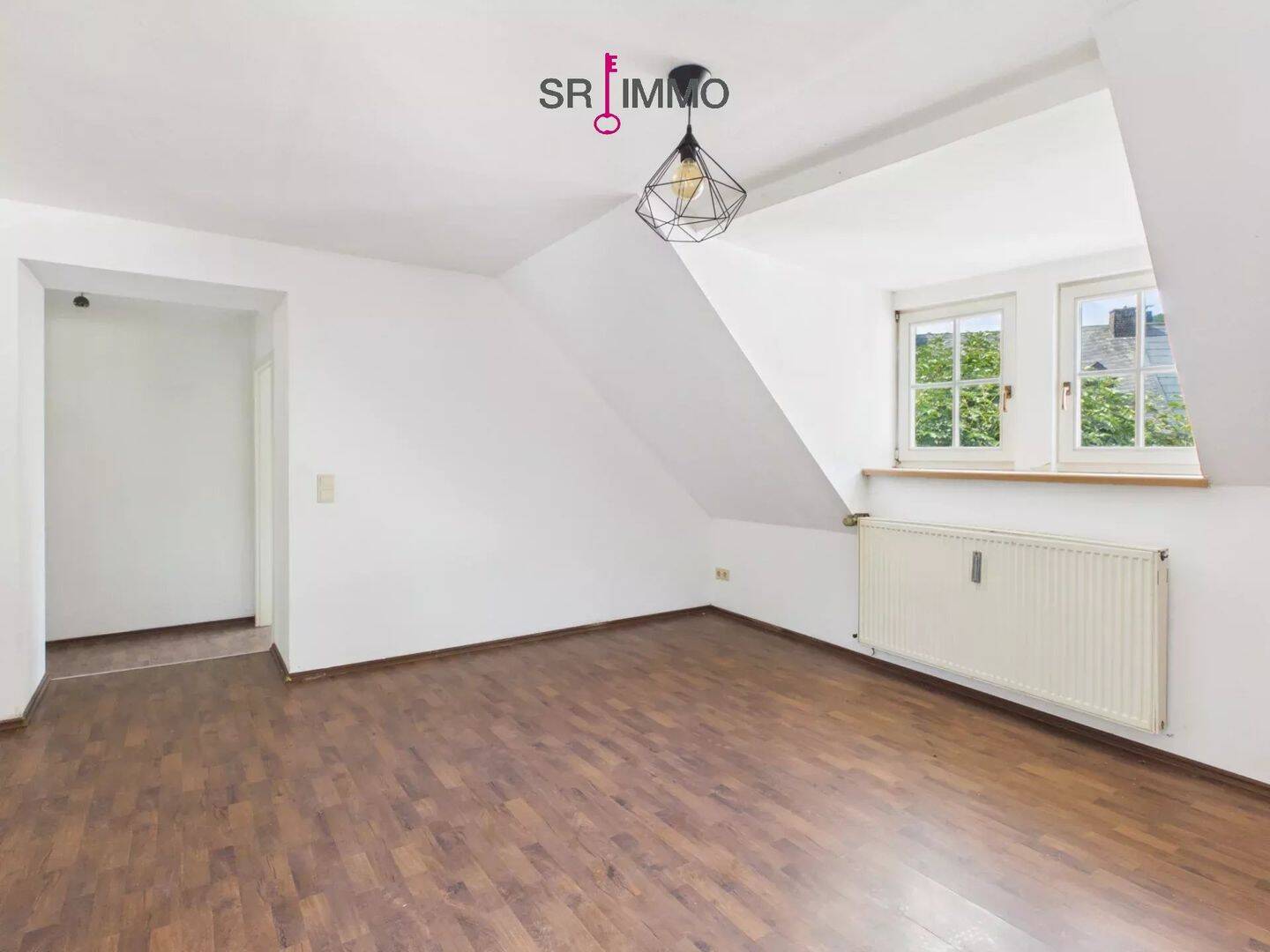 Geräumige Dachgeschosswohnung im Herzen von Waxweiler, 54649 Waxweiler