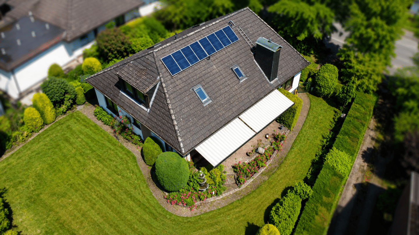 Großzügiges Landhaus mit traumhaftem Garten, 25462 Rellingen