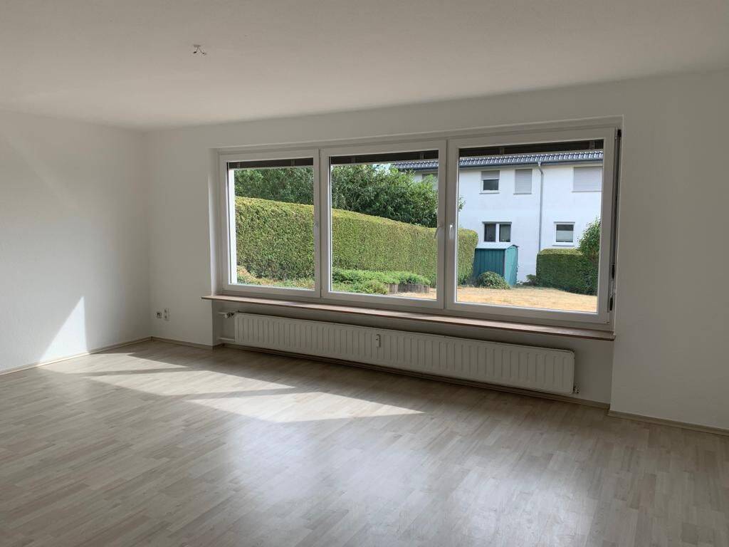 Großzügige 2,5-Zimmer-Terrassenwohnung – ca. 106 m², EBK und überdachter Freisitz, 35418 Buseck