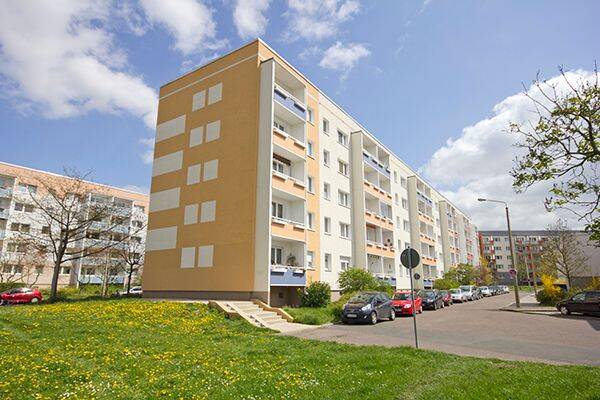 In der Herrichtung! 2-Raumwohnung mit Balkon und Ausblick!, 6128 Halle (Saale) (Böllberg-Wörmlitz Gesundbrunnen Innenstadt Silberhöhe Südstadt)