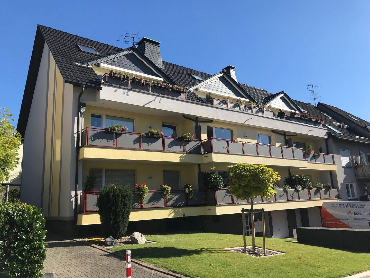 2-Raum-Wohnung mit großem Balkon (vollständig und hochwertig möbliert), 45359 Essen (Bedingrade Frintrop Schönebeck)