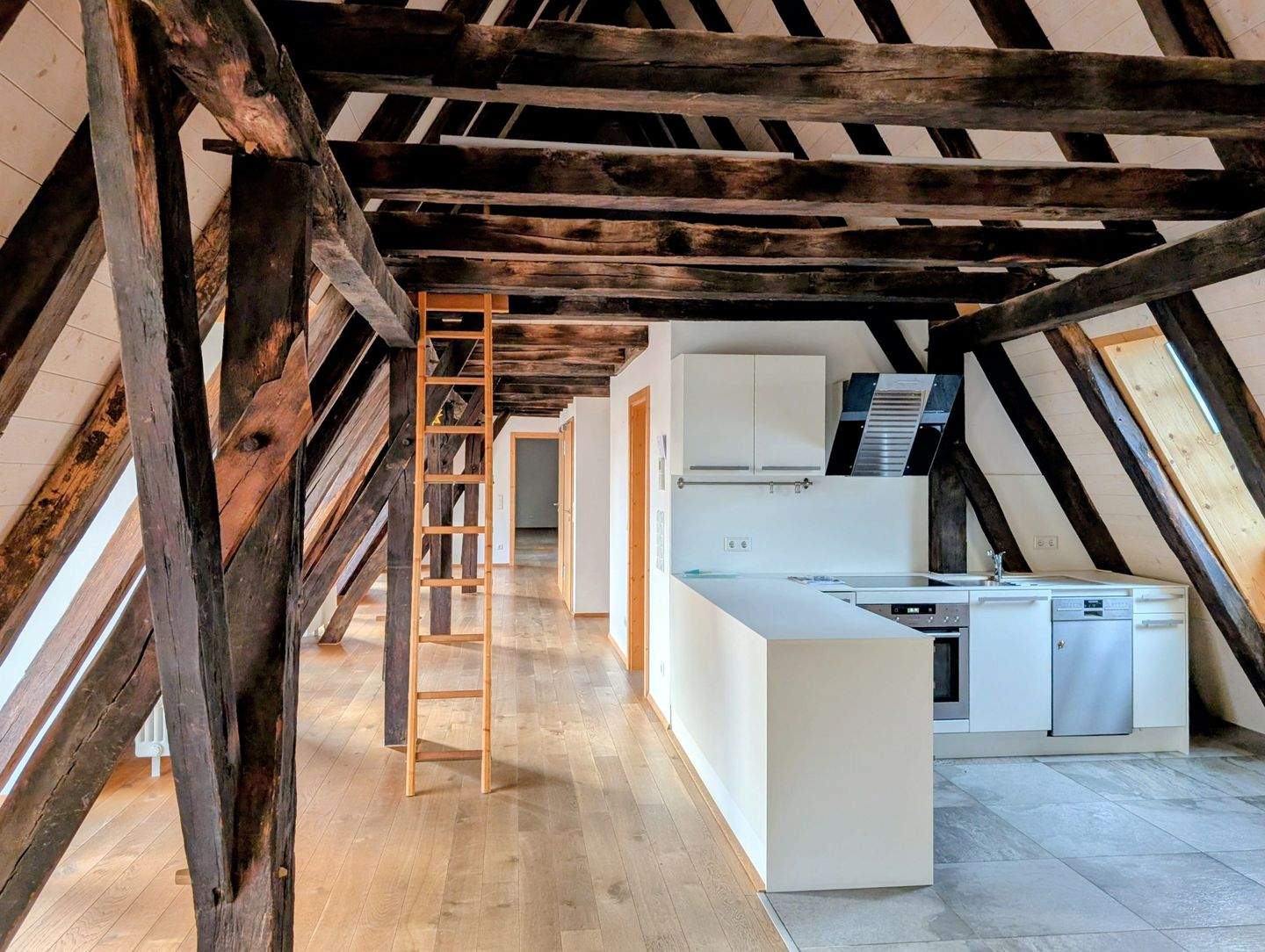 Außergewöhnliche 2-Zimmer-Wohnung zu vermieten, 74613 Öhringen