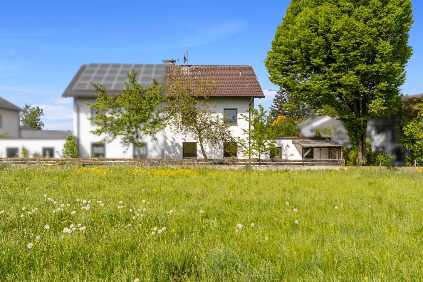 Familienwohnen in ruhiger Ortsrandlage | Geräumige DHH mit Doppelgarage, 85467 Neuching
