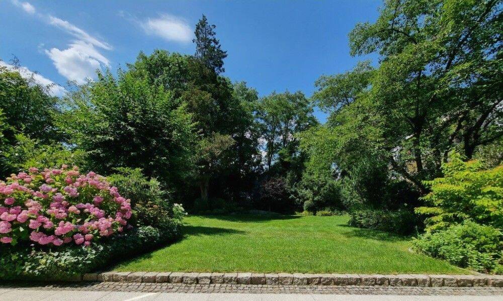 Parkähnlich wohnen in Villenlage … Exklusive 3 Zimmer- Wohnung mit großer Terrasse …, 90768 Fürth