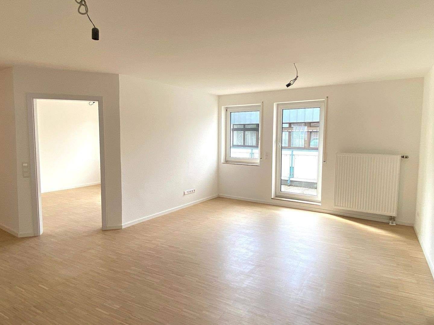 Frisch renovierte 4- Zimmer-Wohnung mit TG-Stellplatz im Herzen von Mutlangen, 73557 Mutlangen