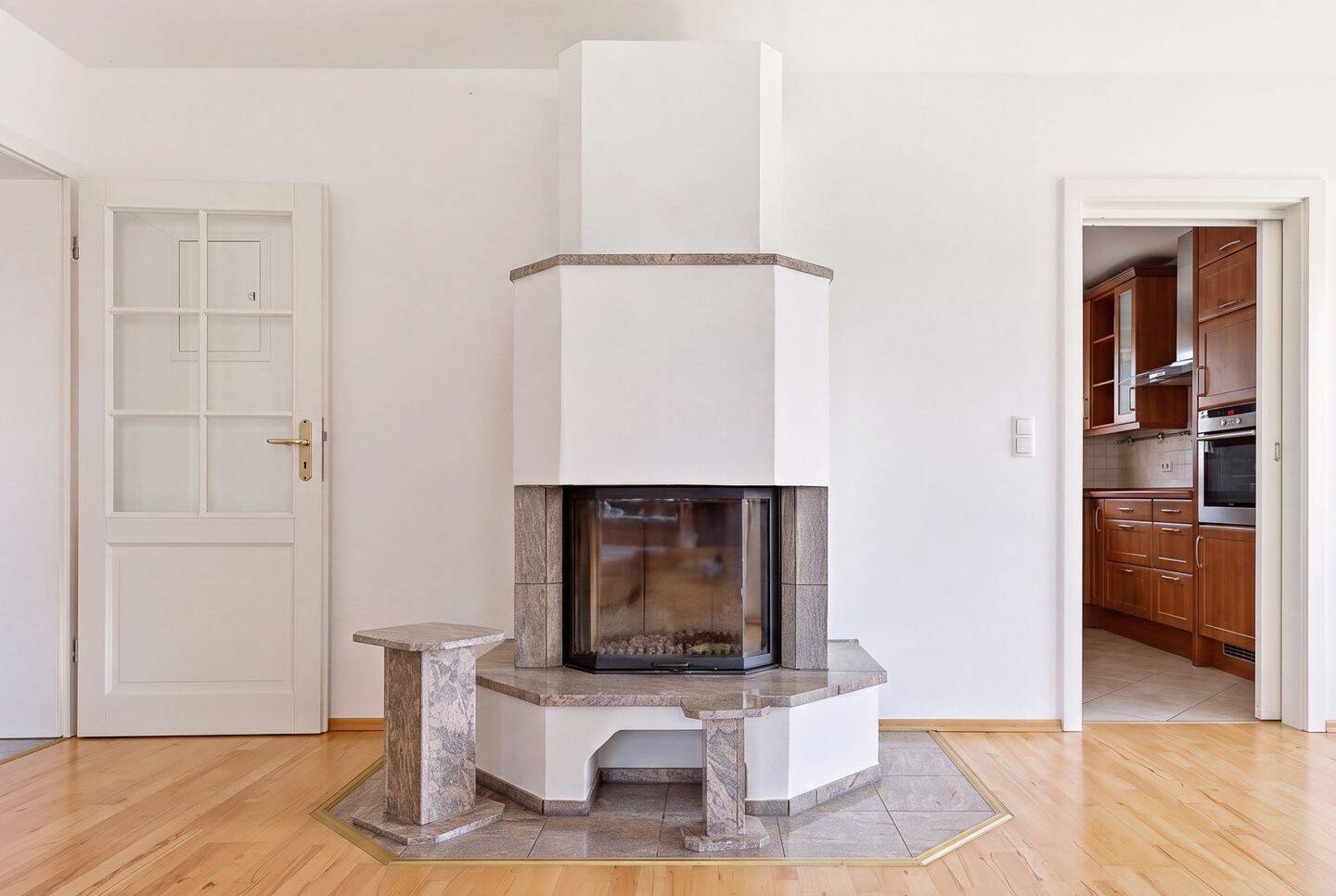Wunderschöne 3-Zimmer-Wohnung mit Kamin und zwei Balkonen, 85649 Brunnthal