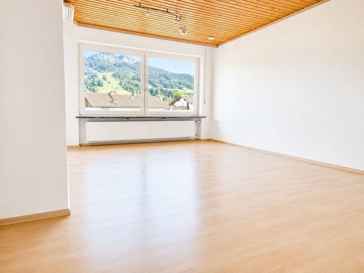 4-Zimmer-Wohnung in Nesselwang mit traumhaftem, unverbaubarem Bergblick., 87484 Nesselwang