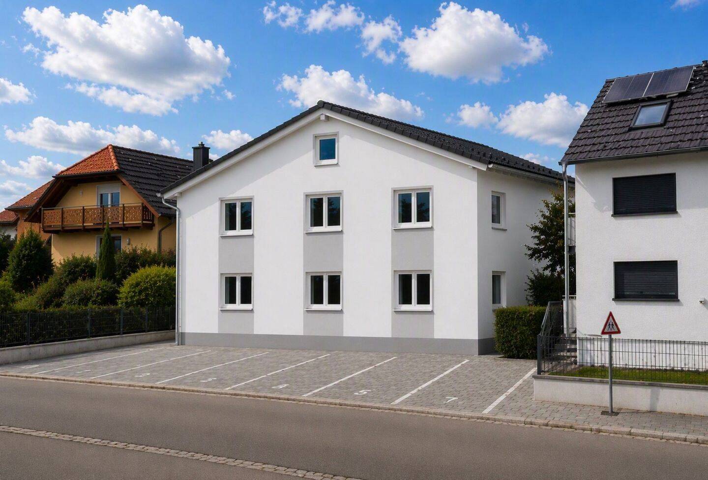Helle Neubau-Souterrainwohnung mit 55 m² privatem Außenbereich | KfW-40-QNG, 91330 Eggolsheim