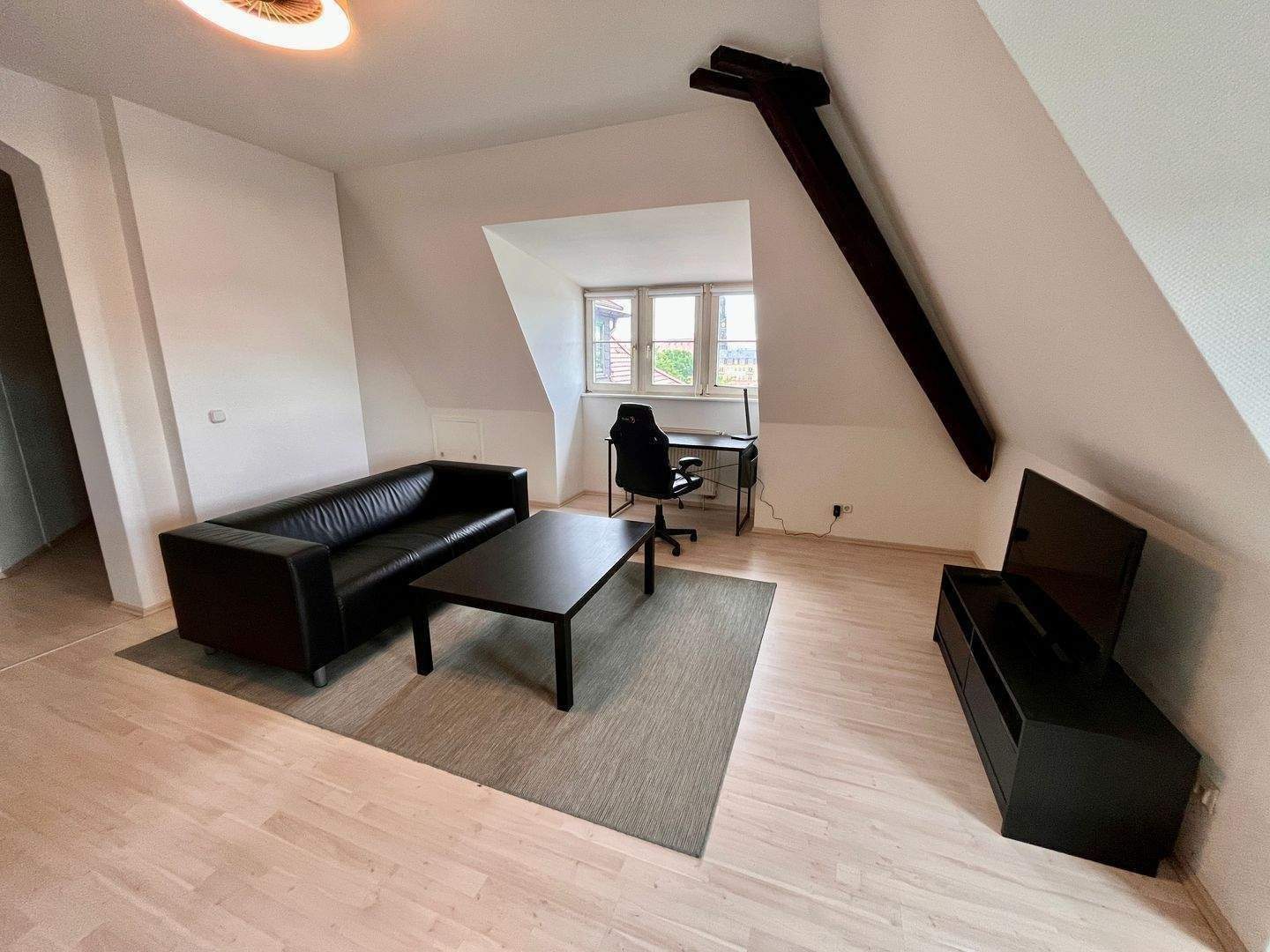 Sonniges Appartement in DD-Neustadt mit Weitblick, 1097 Dresden (Innere Neustadt Leipziger Vorstadt Pieschen-Nord/Trachenberge Äußere Neustadt)