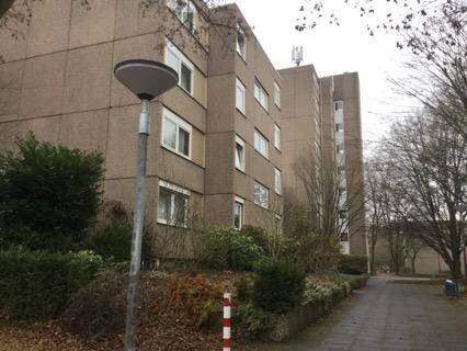 Familienfreundliche: Sanierte 3-Zimmerwohnung im Erdgeschoss, 53229 Bonn