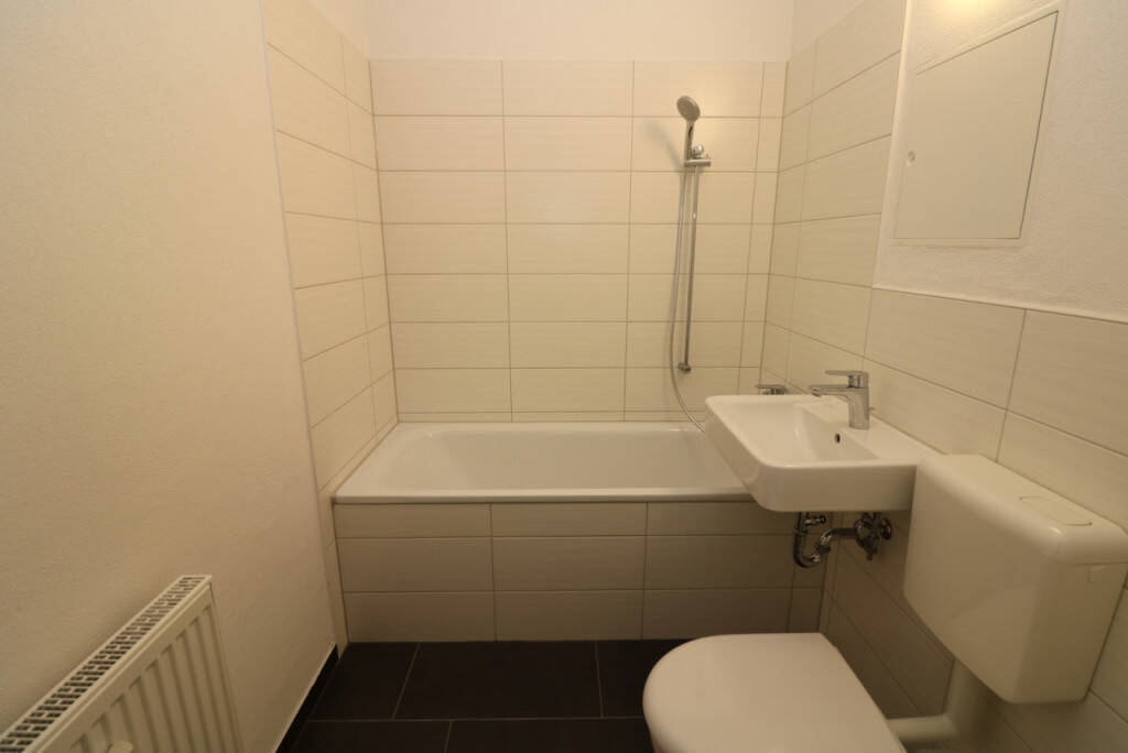 Du bist mein Stern…günstige 3-RW mit Wanne & Balkon!!!, 9599 Freiberg
