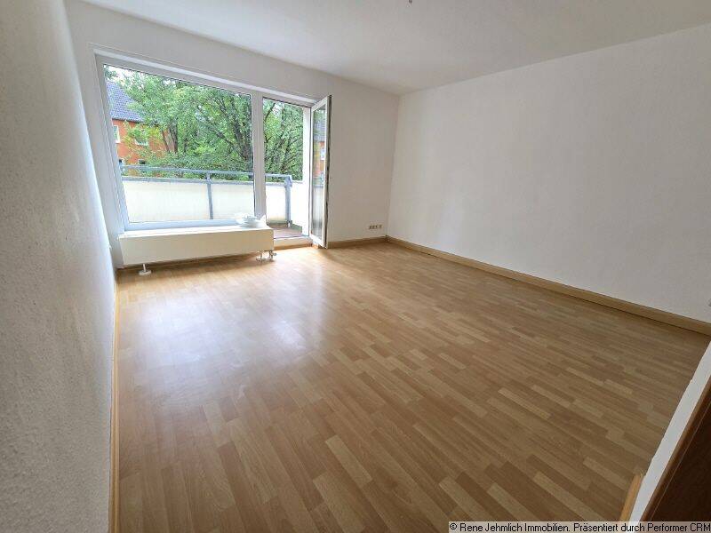 Sonnige Dachgeschosswohnung mit Südbalkon in Chemnitz-Reichenbrand, 9117 Chemnitz (Rabenstein Reichenbrand Rottluff Siegmar)