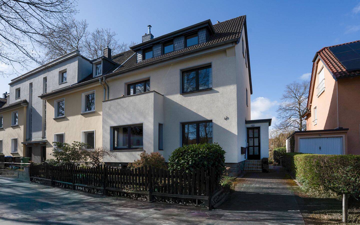 Ein-/bis Zweifamilienhaus mit Garten in attraktiver Lage von Bonn – Whg 1.OG aktuell vermietet, 53229 Bonn