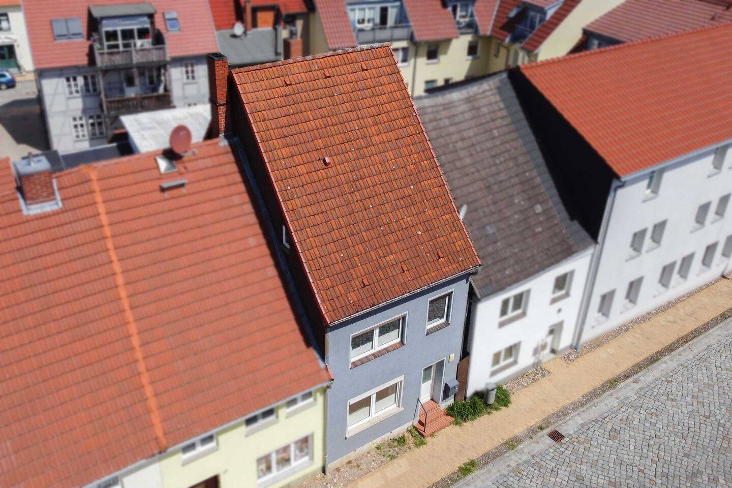 Altstadtjuwel mit Innenhof: RMH inklusive Dachterrasse, Sauna & viel Wohnfläche, 18246 Bützow