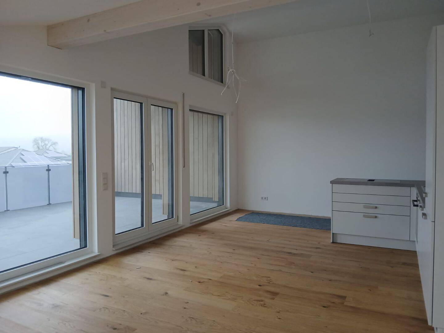 Luxus 4-Zimmerwohnung im 2.OG mit Kühlfunktion und großer Dachterrasse in Satteldorf, 74589 Satteldorf