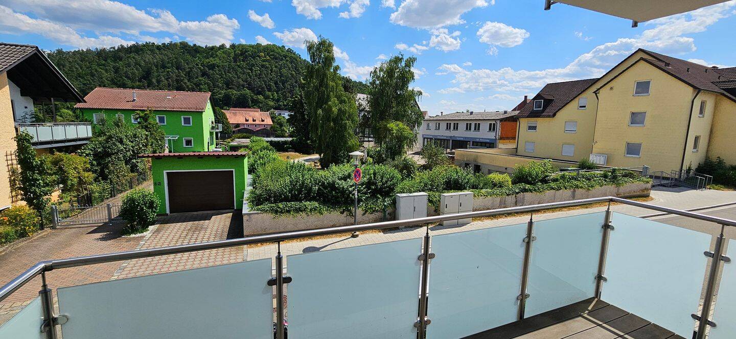 Einziehen und Aufleben – Exklusive 3 Zimmer Wohnung mit Sonnenbalkon in herrlicher Lage von Regenstauf, 93128 Regenstauf