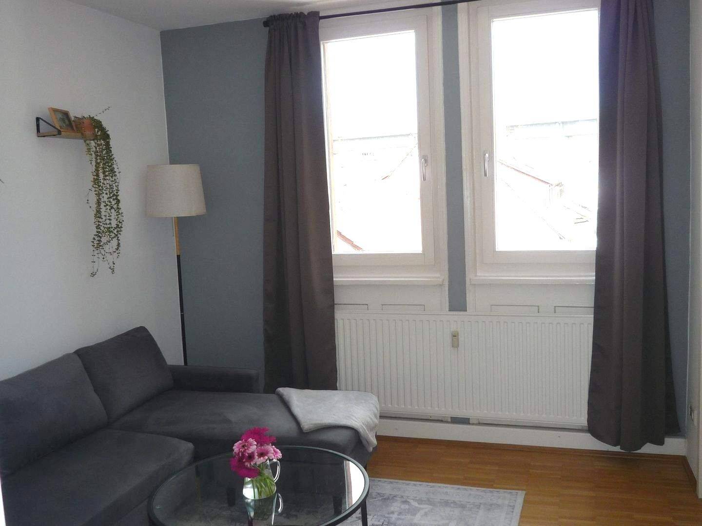 Hell, gemütlich, preiswert, 3-Zi-Whg. mit toller EBK, ruhig gelegen und super ÖNPV-Anbindung, 70372 Stuttgart (Bad Cannstatt)
