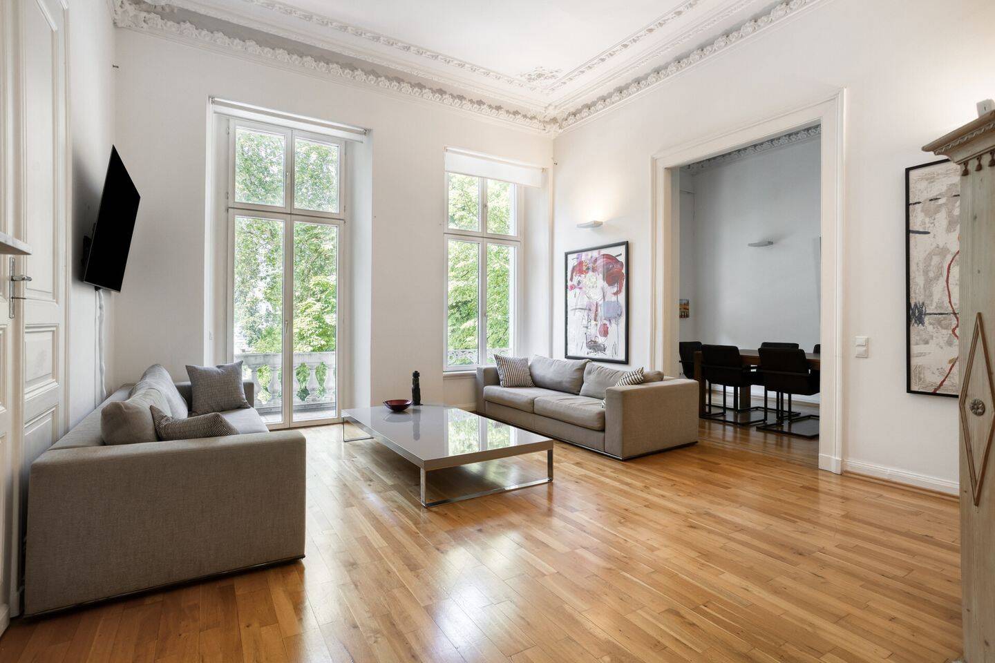Luxuriöse sanierte Altbauwohnung in Bestlage – Mit Dachterrasse, Stellplatz und Blick ins Grüne, 40217 Düsseldorf (Friedrichstadt Unterbilk)