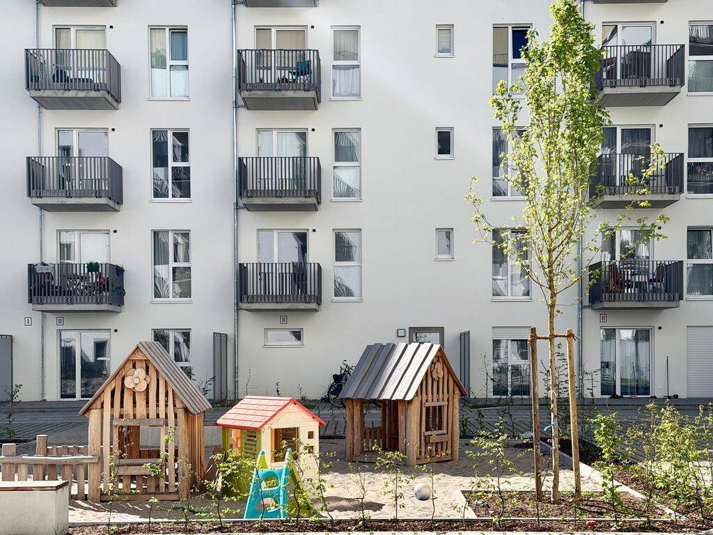 Komfortable und moderne 3 Zimmer Wohnung mit Balkon, 13055 Berlin (Lichtenberg Hohenschönhausen Alt-Hohenschönhausen Hohenschönhausen)