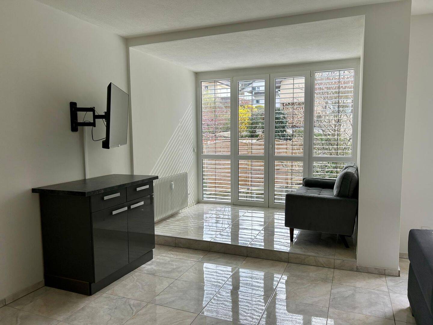 Möbliertes 1-Zimmer-Apartment mit Schwimmbad und Garage, 79595 Rümmingen