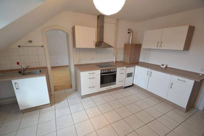 Frei ab sofort / Helle 2,5-Zimmer-Wohnung nahe Hauptbahnhof mit Einbauküche und Weitblick, 54295 Trier