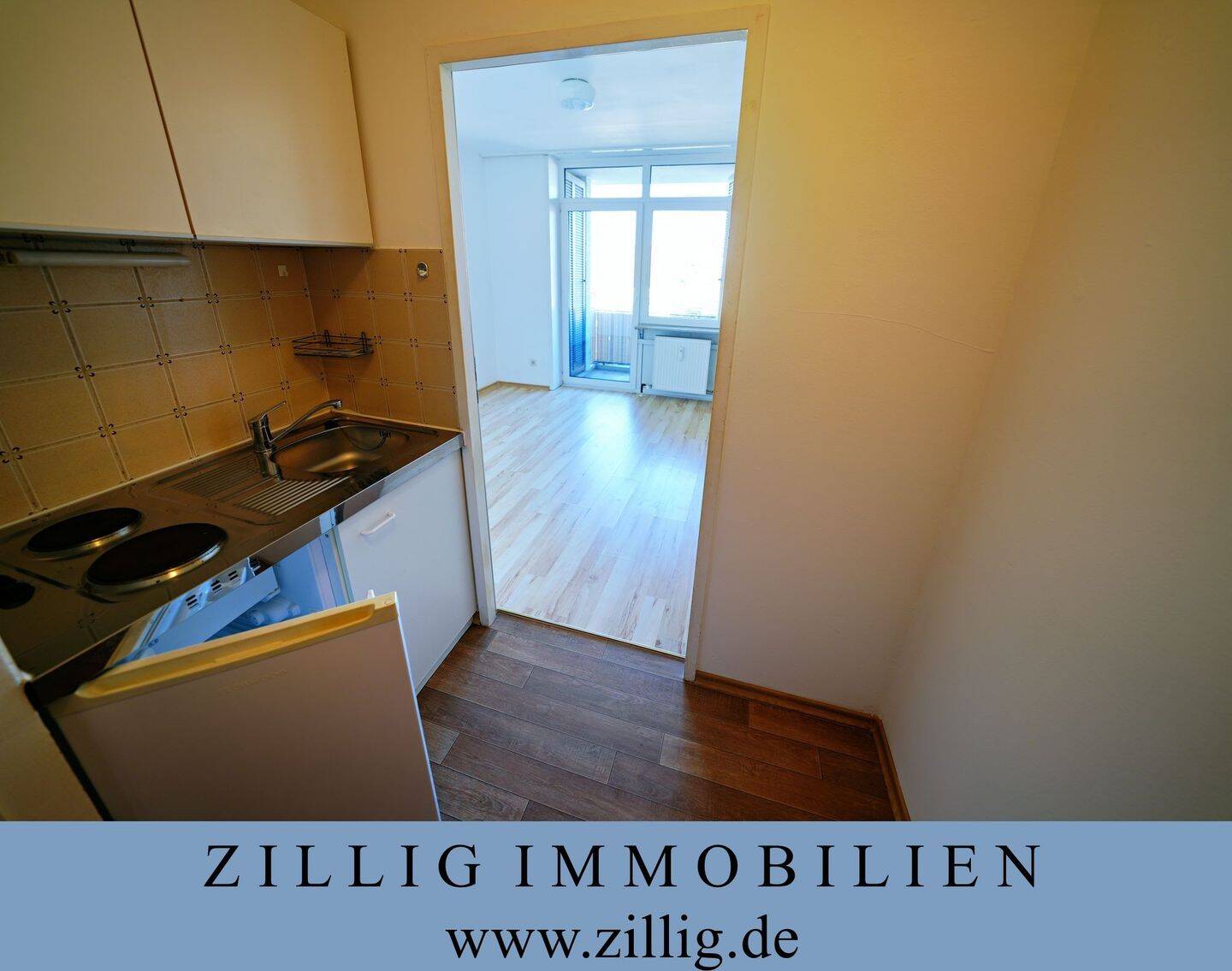 Nur für Studenten! – 1-Zimmer-App., – Nähe FH / Uni – EBK, Loggia, Laminat – ZILLIG MIETVERWALTUNG, 93053 Regensburg (Galgenberg Kasernenviertel Kumpfmühl-Ziegetsdorf-Neuprüll Oberisling-Graß)