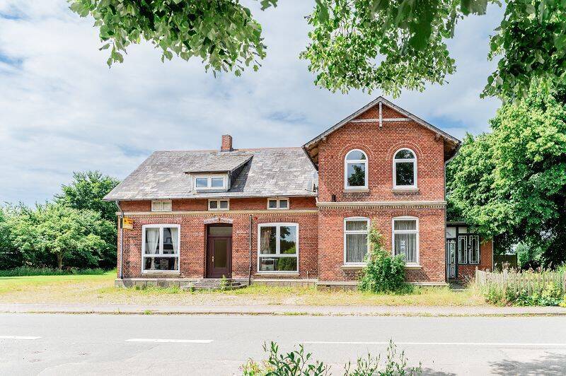 Altbau mit Herz und Herausforderungen – Ehemaliges Kaufmannshaus mit Baugrundstück Nähe Satrup, 24891 Schnarup-Thumby