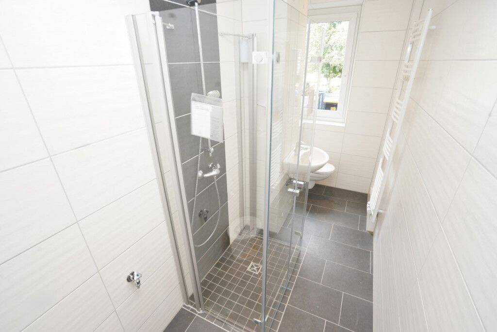 Ebenerdige Dusche / Erstbezug nach Sanierung, 9130 Chemnitz (Hilbersdorf Sonnenberg Yorckgebiet Zentrum)