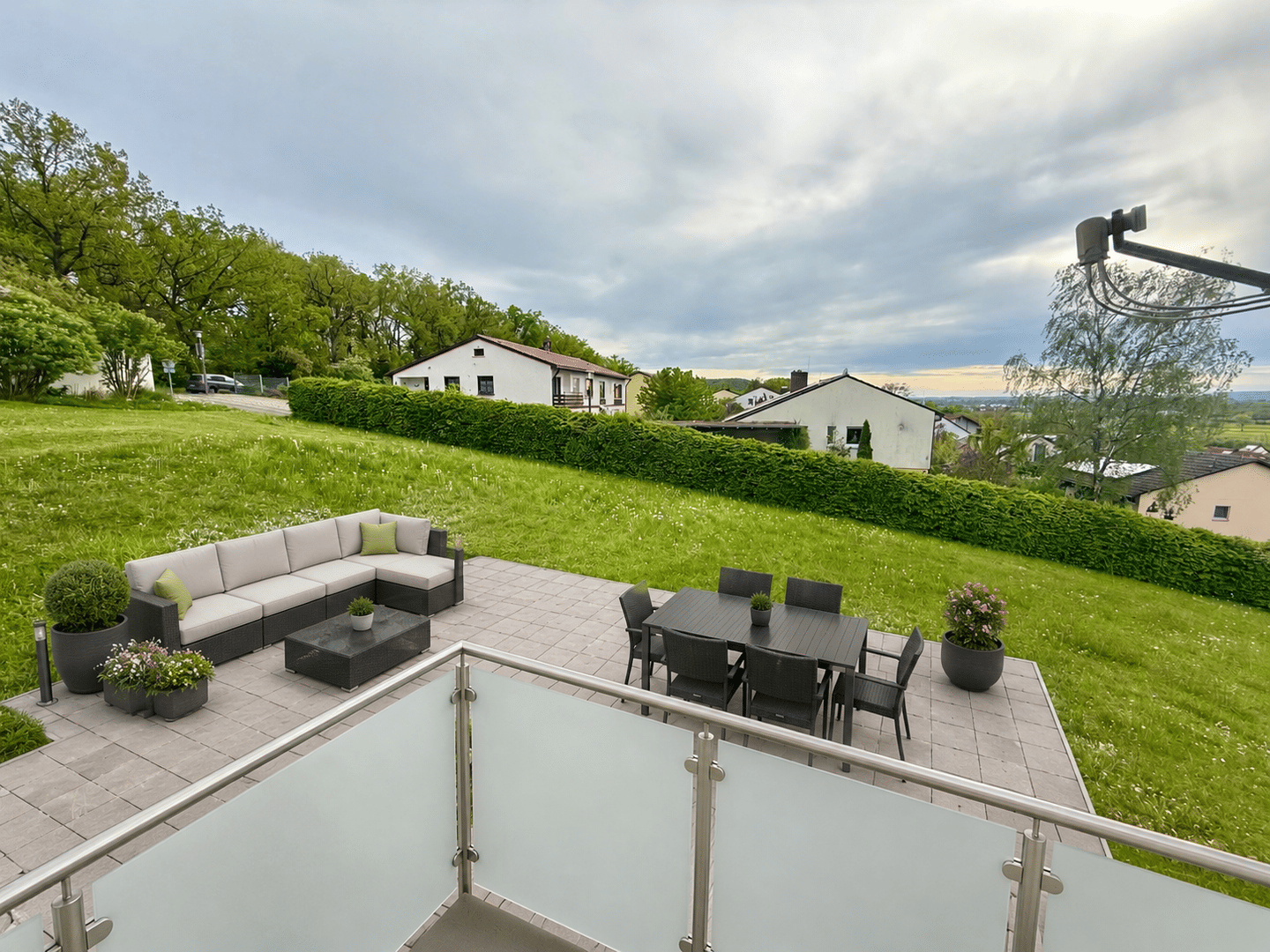 Ca. 102 qm Erdgeschosswohnung mit Garten, Terrasse und Loggia – provisionsfrei und sofort frei, 91463 Dietersheim