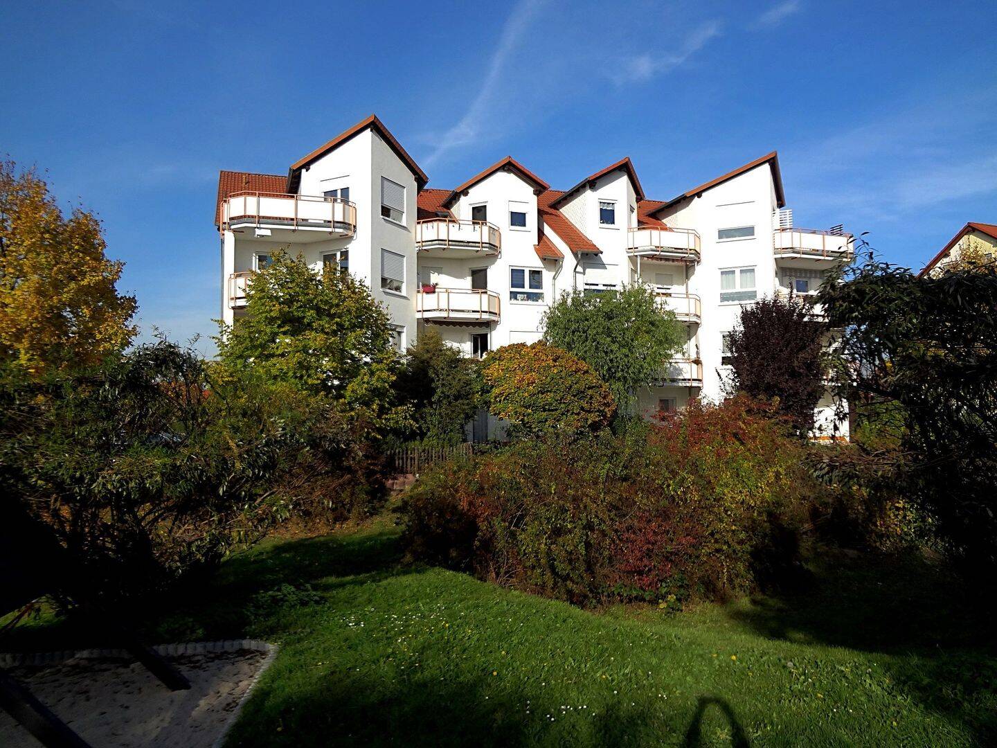 Markkleeberg, 2-Zimmer-DG-Whg., mit offener möblierter Küche und Balkon in direkter Seenähe, 4416 Markkleeberg