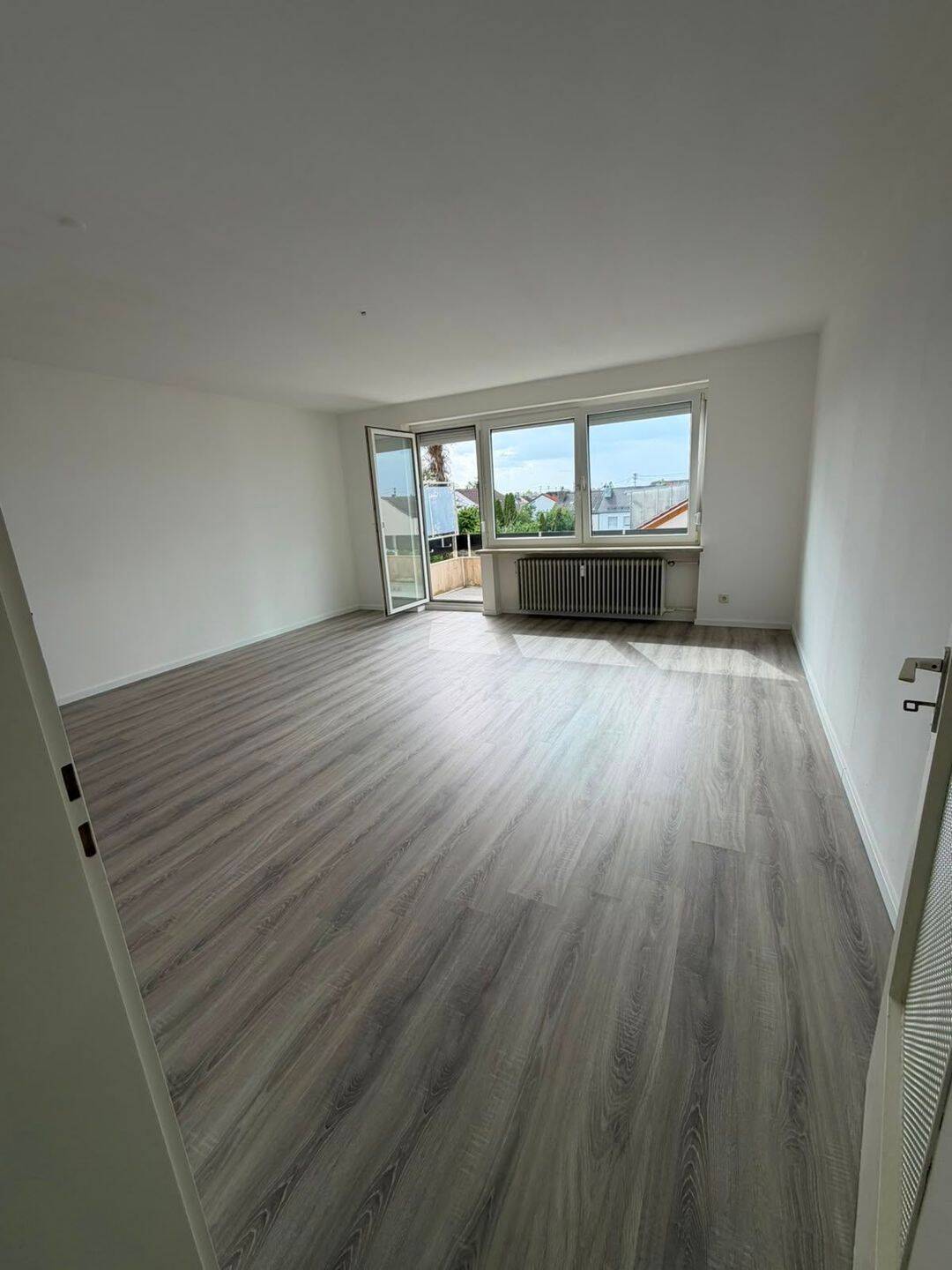 Helle 3-Zimmer-Wohnung mit Balkon in zentraler Lage, 86438 Kissing