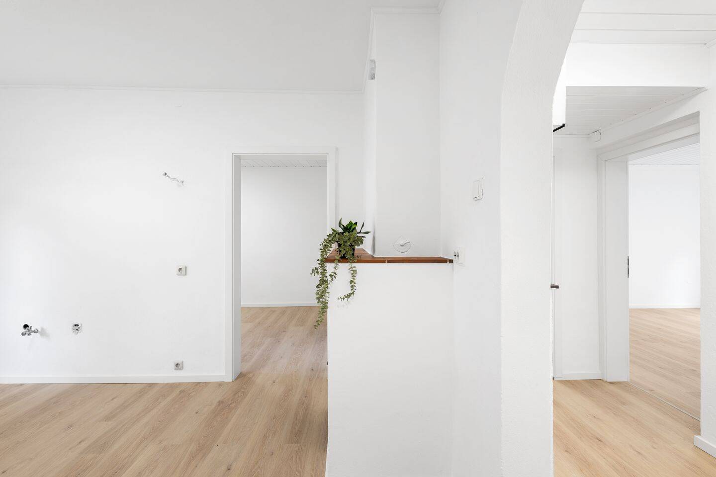 Zu vermieten! 2-Zimmer Wohnung nähe Badeufer I WG geeignet, 93059 Regensburg