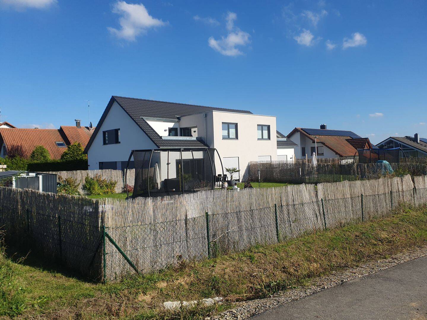 Wohntraum mit Panoramablick: Qualitativ hochwertige 3-Zimmer Wohnung mit Garten + Stellplatz in idyllischer Ortsrandlage, 72202 Nagold
