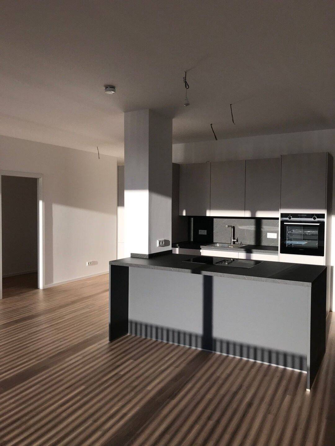 Nachmieter gesucht * 4 Zimmer Wohnung * Balkon * Einbauküche * TG SP * ab 01.10.2026, 10407 Berlin (Pankow Kleingartenanlage Grönland Kleingartenanlage Neues Heim Kleingartenanlage Volkspark Prenzlauer Berg Prenzlauer Berg)