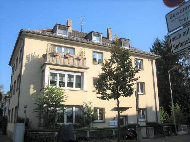 ***KA-City, aparte, kleine DG-Wohnung Nähe Schloßpark und Amtsgericht für Single zu vermieten***, 76133 Karlsruhe
