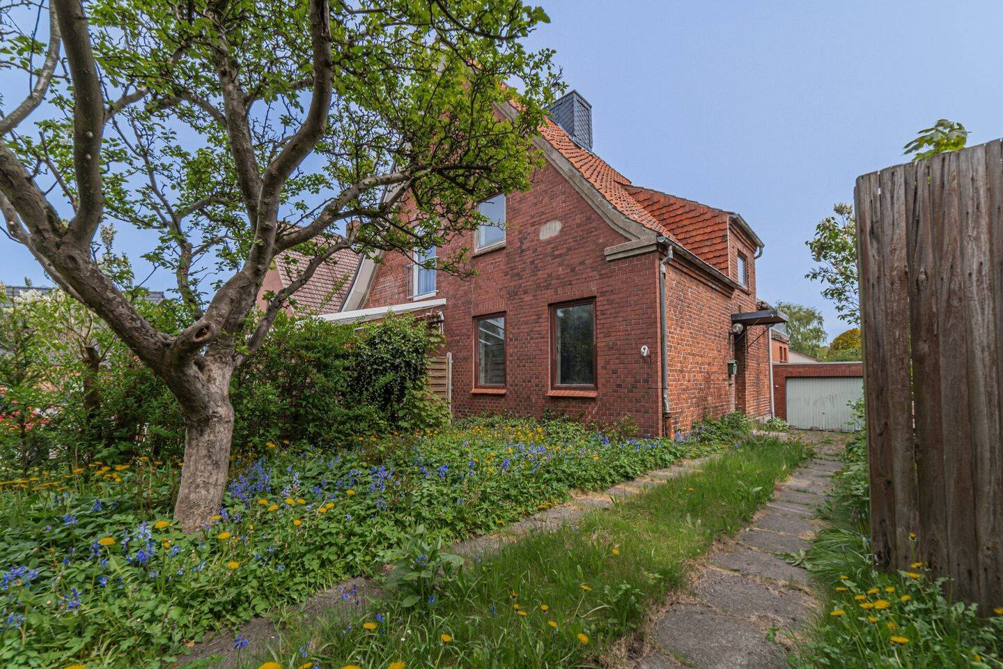 Handwerkertraum in Kiel – Doppelhaushälfte mit viel Potenzial – Verwirklichen Sie Ihr Familienheim, 24148 Kiel (Ellerbek Wellingdorf)