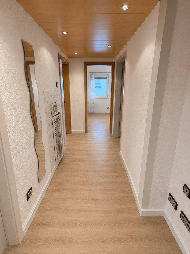 Frisch renovierte 3 Zimmer Wohnung Dachgeschoss nahe Stadtpark zur Erholung für Familen und Paare, 78048 Villingen-Schwenningen