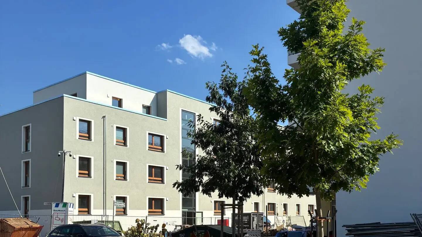 Neues Lebensgefühl in ruhiger Lage! Erstbezug: 4-Zi-Whg mit Loggia, 2 Bädern und KfW40-Standard, 60386 Frankfurt am Main (Bornheim Fechenheim Riederwald Seckbach)