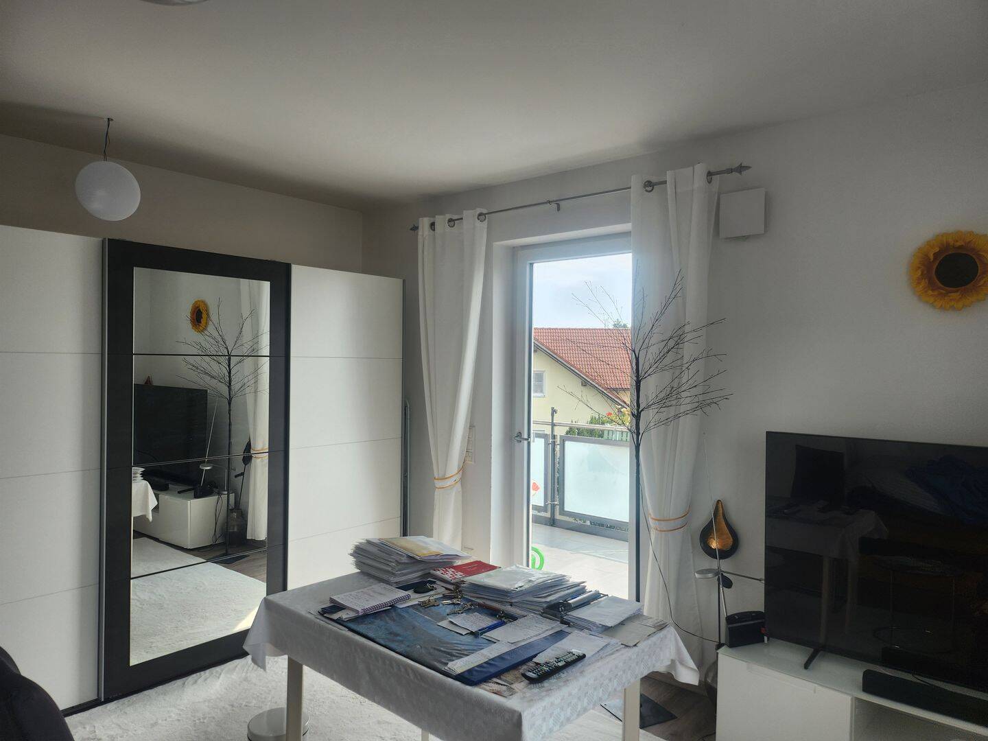 Schöne barrierefreie 3 Zimmer Wohnung mit großem Balkon Alpenblick Süd West Ost Lage Rolli aufzug ohne schwellen vom geh und Fußweg, 94099 Ruhstorf a.d. Rott