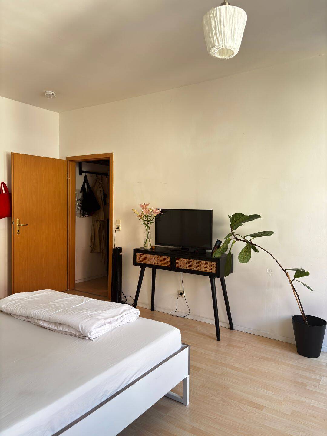 Bright 1-room apartment with balcony in Friedrichshain – October only, single tenant, 10247 Berlin (Friedrichshain-Kreuzberg Friedrichshain Prenzlauer Berg)