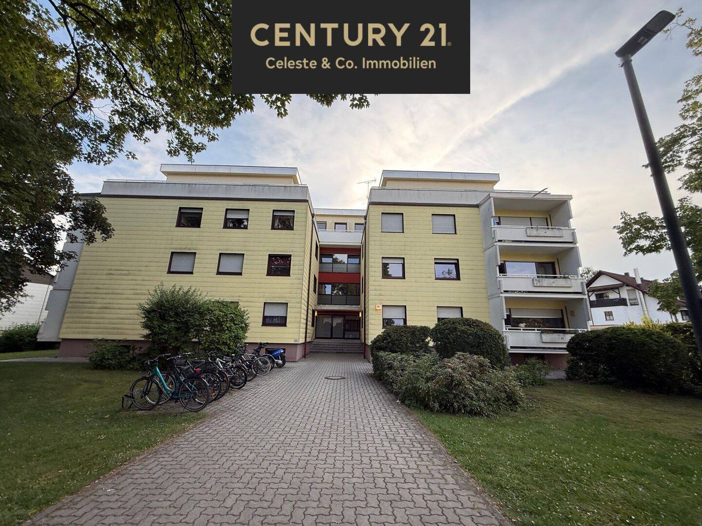 C21 – Bezugsfrei ab September – 3-Zimmer-Wohnung mit Balkon & Garage, 82194 Gröbenzell