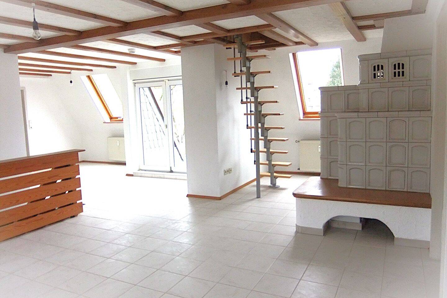 Moderne 3,5-Zimmer Dachgeschosswohnung in Hetzbach, 64760 Oberzent