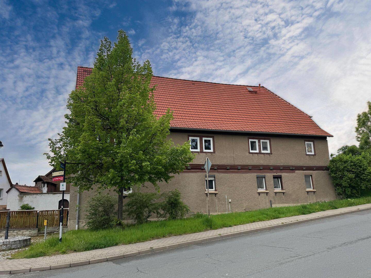 Teilsanierter Vierseitenhof in TOP-Lage nähe Arnstadt mit großem Grundstück, 99334 Amt Wachsenburg