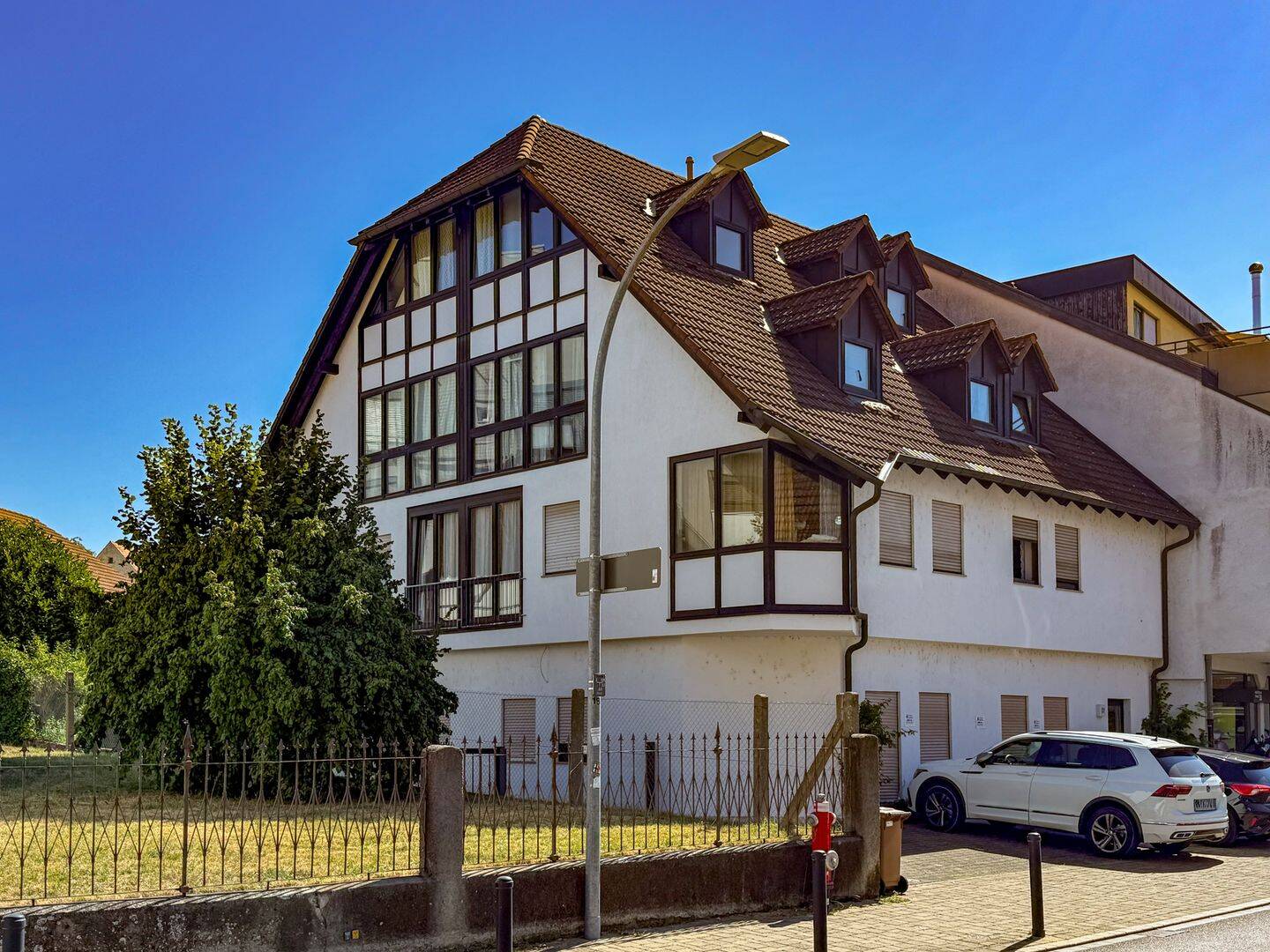 Investieren in Konstanz: Gepflegte Dachgeschosswohnung über zei Etagen in Wollmatingen, 78467 Konstanz