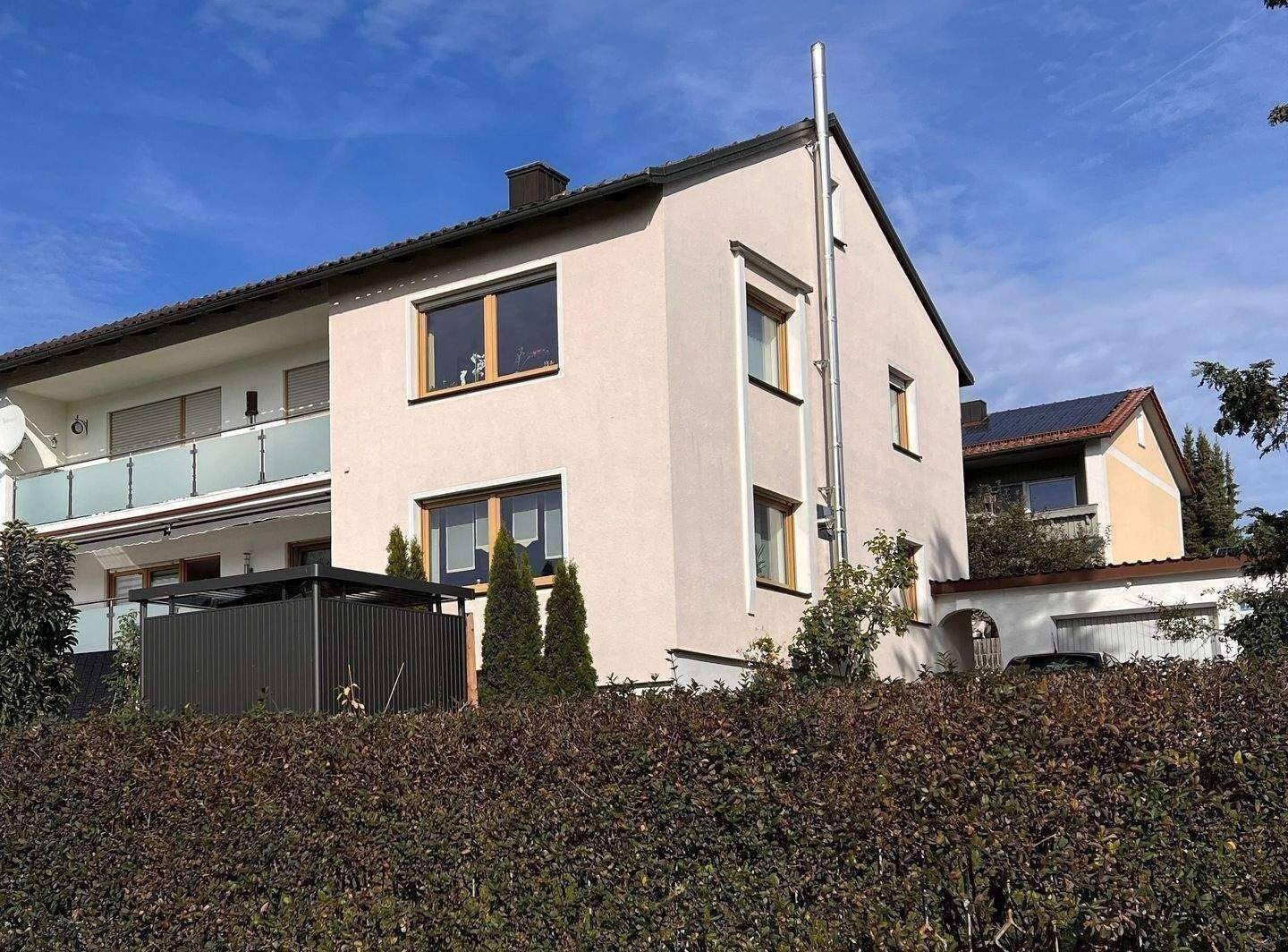 Gepflegte Dachgeschoßwohnung in beliebter Lage von Eichstätt-Landershofen, 85072 Eichstätt