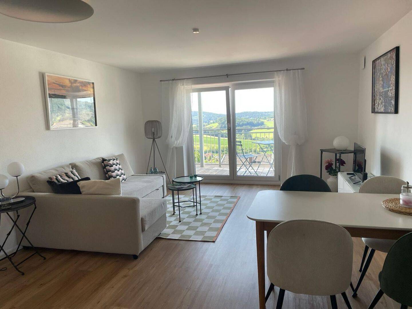 2 Zi. Wohnung incl. Einbauküche+Balkon, 1. 0G, Aufzug, 94513 Schönberg