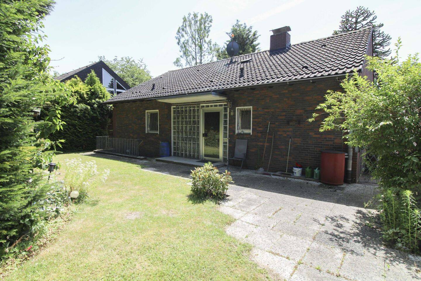 Bungalow-Style-EFH mit Ausbaureserve im DG, Garage/Stellplatz/Carport, Garten, Keller, ruhige Lage!, 47447 Moers